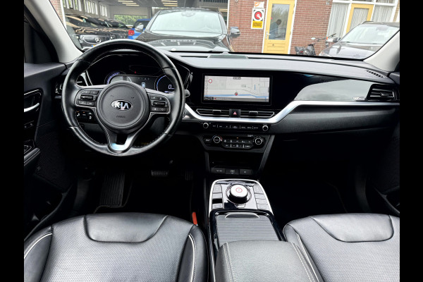 Kia e-Niro ExecutiveLine 64 kWh SOH 94.7%, Trekhaak, App Connect, Leer, Camera, Stoel/Stuur Verwarming