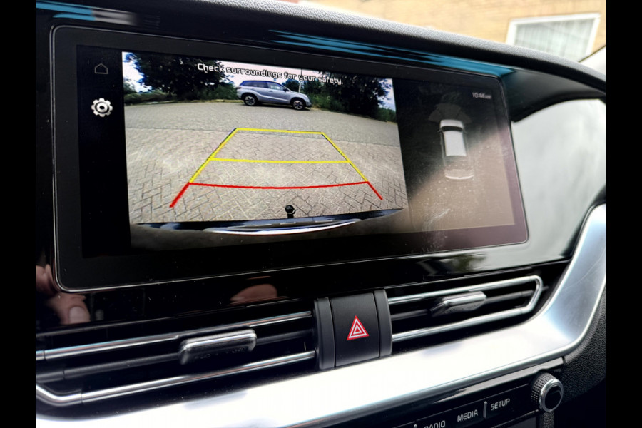 Kia e-Niro ExecutiveLine 64 kWh SOH 94.7%, Trekhaak, App Connect, Leer, Camera, Stoel/Stuur Verwarming