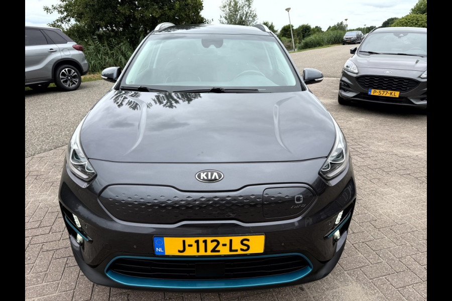 Kia e-Niro ExecutiveLine 64 kWh SOH 94.7%, Trekhaak, App Connect, Leer, Camera, Stoel/Stuur Verwarming