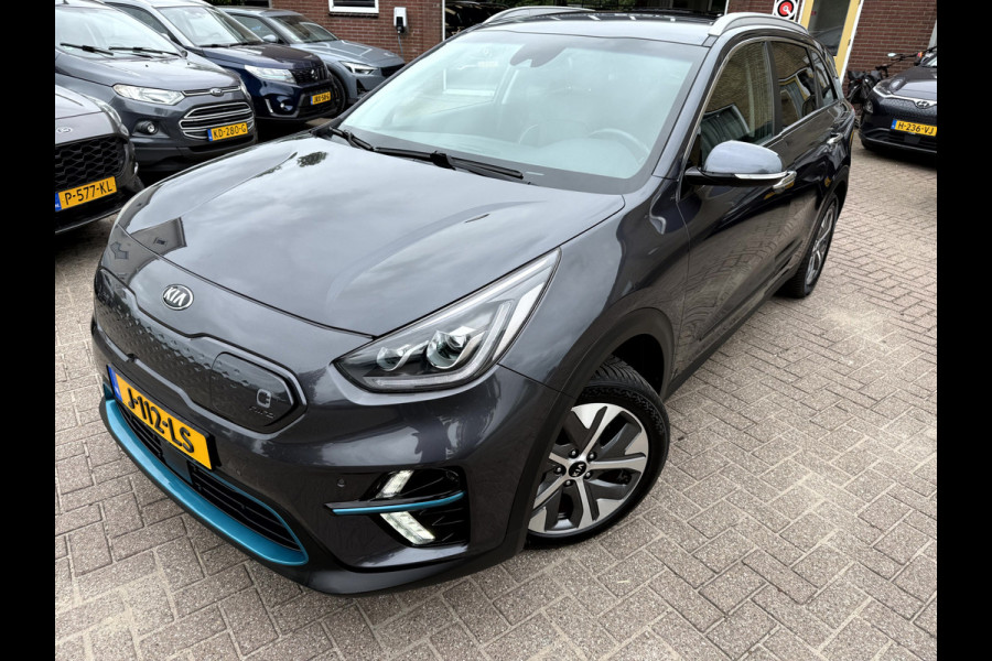 Kia e-Niro ExecutiveLine 64 kWh SOH 94.7%, Trekhaak, App Connect, Leer, Camera, Stoel/Stuur Verwarming
