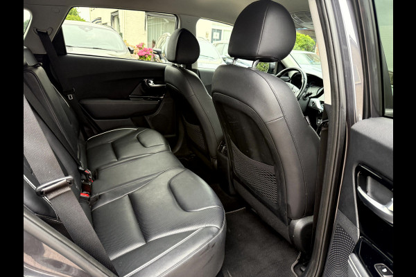 Kia e-Niro ExecutiveLine 64 kWh SOH 94.7%, Trekhaak, App Connect, Leer, Camera, Stoel/Stuur Verwarming