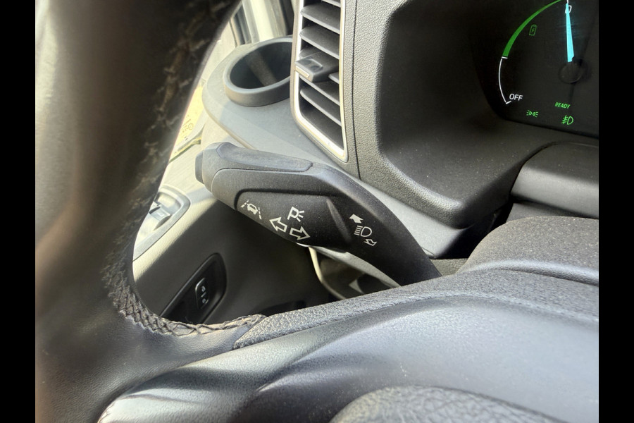 Ford E-Transit 68 kWh 184PK L4H3 Elektrisch 317km WLTP 95,9% SOH BEV Snelladen Climate Control Cruise Control Carplay Stoelverwarming Parkeersensoren v+a Laadkabel