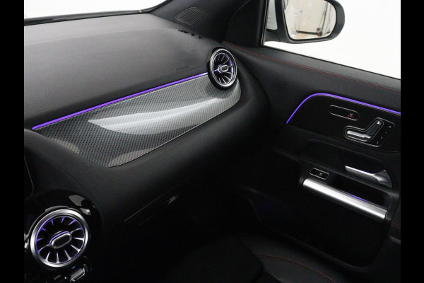 Mercedes-Benz GLA 200 AMG Line | Panoramadak | Trekhaak | Head up | Panoramadak | Trekhaak | Head up | Memory | Camera | Park assist | Sfeerverlichting | Full LED | Half Leder | Stoelverwarming | Cruise control | Carplay
