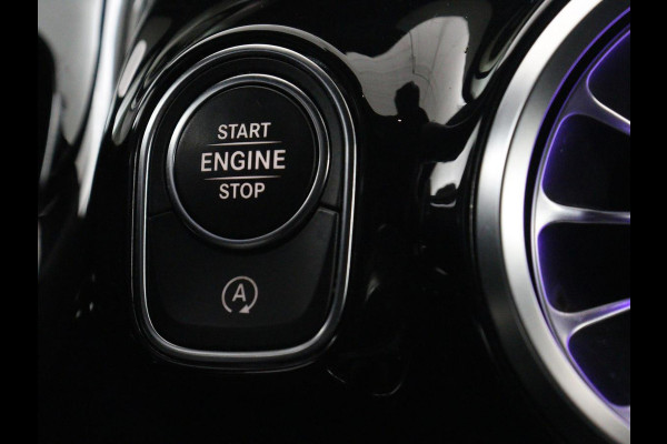 Mercedes-Benz GLA 200 AMG Line | Panoramadak | Trekhaak | Head up | Panoramadak | Trekhaak | Head up | Memory | Camera | Park assist | Sfeerverlichting | Full LED | Half Leder | Stoelverwarming | Cruise control | Carplay