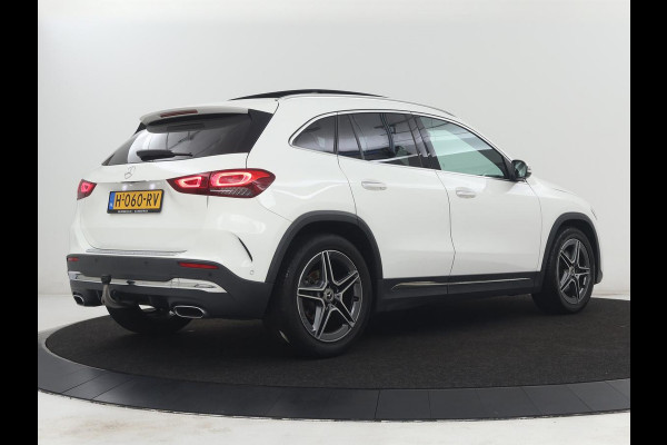 Mercedes-Benz GLA 200 AMG Line | Panoramadak | Trekhaak | Head up | Panoramadak | Trekhaak | Head up | Memory | Camera | Park assist | Sfeerverlichting | Full LED | Half Leder | Stoelverwarming | Cruise control | Carplay