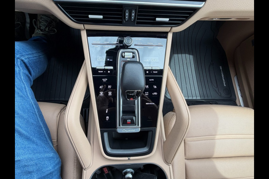 Porsche Cayenne 3.0 E-HYBRID Platinum Edtion