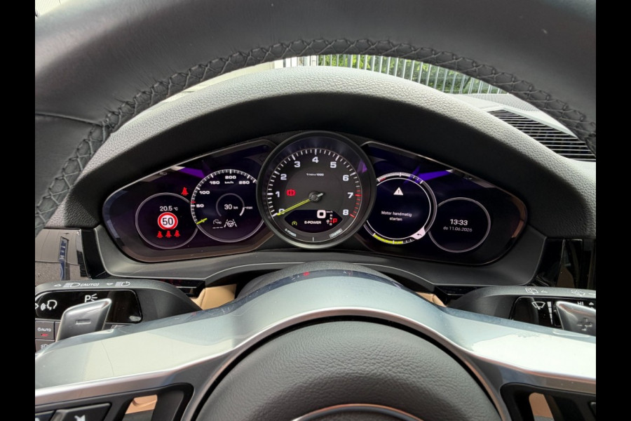 Porsche Cayenne 3.0 E-HYBRID Platinum Edtion
