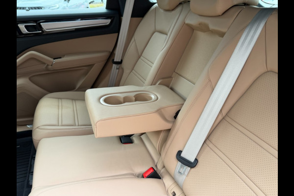 Porsche Cayenne 3.0 E-HYBRID Platinum Edtion