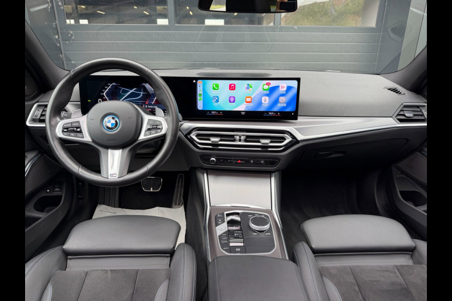 BMW 3 Serie Touring 330e xDrive High Executive M Sport Performance | PANO | H/K | DRAVIT | ACC | TREKHAAK | DEALER | 1E EIG