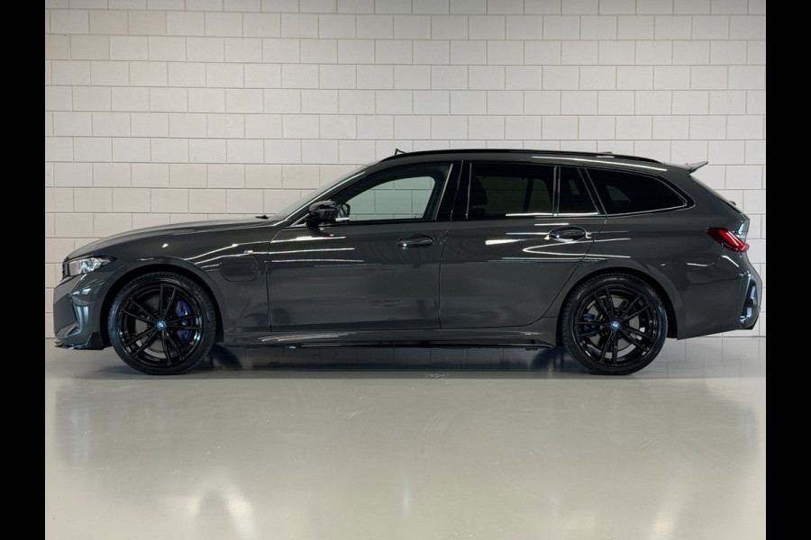 BMW 3 Serie Touring 330e xDrive High Executive M Sport Performance | PANO | H/K | DRAVIT | ACC | TREKHAAK | DEALER | 1E EIG