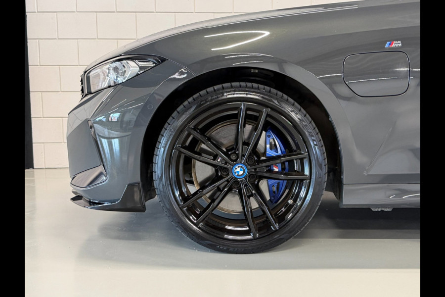 BMW 3 Serie Touring 330e xDrive High Executive M Sport Performance | PANO | H/K | DRAVIT | ACC | TREKHAAK | DEALER | 1E EIG