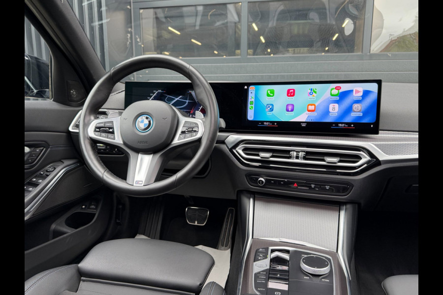 BMW 3 Serie Touring 330e xDrive High Executive M Sport Performance | PANO | H/K | DRAVIT | ACC | TREKHAAK | DEALER | 1E EIG
