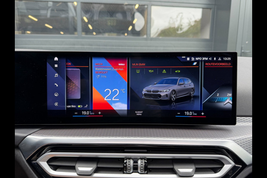 BMW 3 Serie Touring 330e xDrive High Executive M Sport Performance | PANO | H/K | DRAVIT | ACC | TREKHAAK | DEALER | 1E EIG