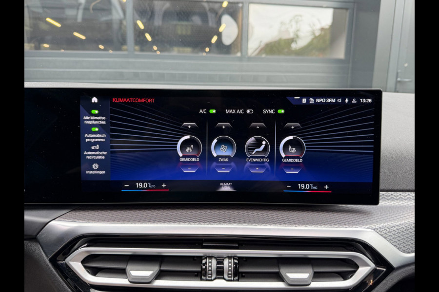 BMW 3 Serie Touring 330e xDrive High Executive M Sport Performance | PANO | H/K | DRAVIT | ACC | TREKHAAK | DEALER | 1E EIG