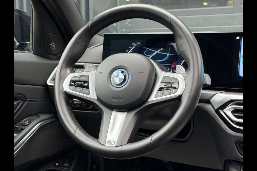 BMW 3 Serie Touring 330e xDrive High Executive M Sport Performance | PANO | H/K | DRAVIT | ACC | TREKHAAK | DEALER | 1E EIG