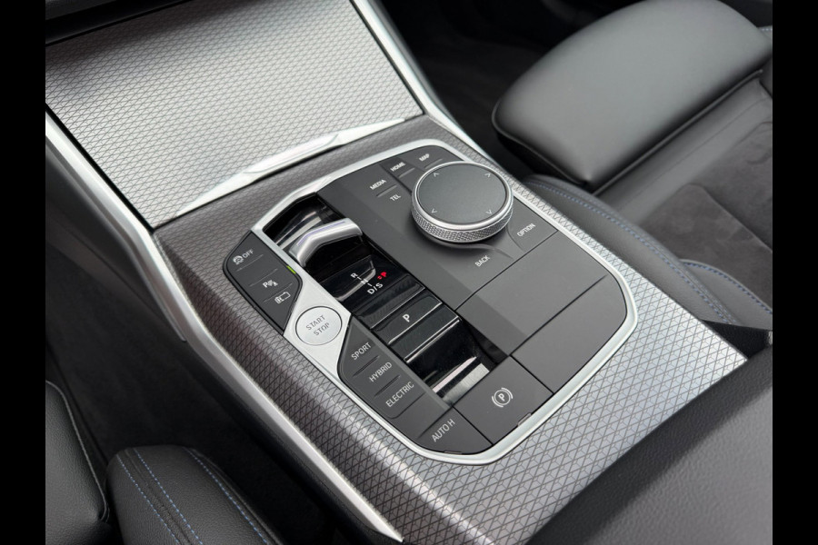 BMW 3 Serie Touring 330e xDrive High Executive M Sport Performance | PANO | H/K | DRAVIT | ACC | TREKHAAK | DEALER | 1E EIG