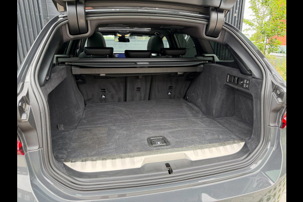 BMW 3 Serie Touring 330e xDrive High Executive M Sport Performance | PANO | H/K | DRAVIT | ACC | TREKHAAK | DEALER | 1E EIG