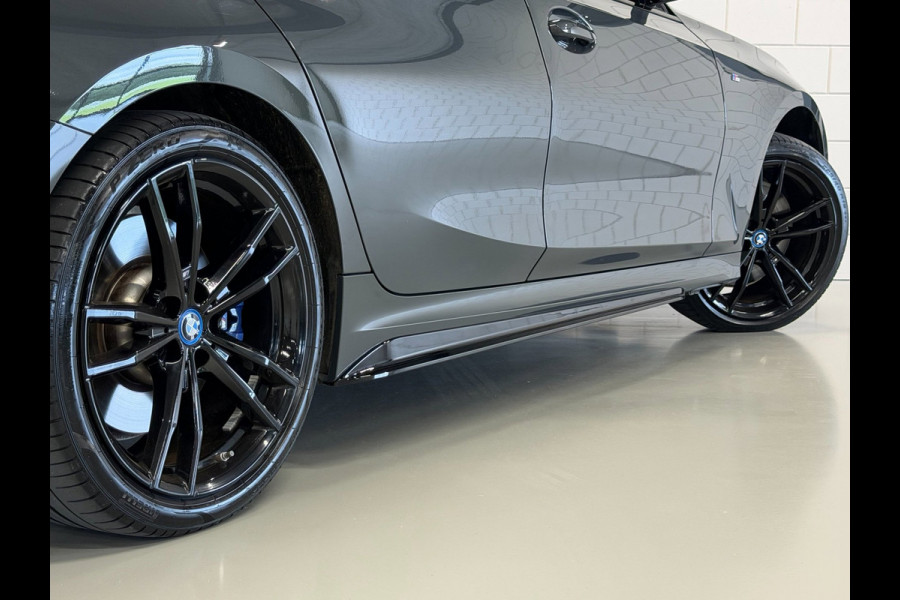 BMW 3 Serie Touring 330e xDrive High Executive M Sport Performance | PANO | H/K | DRAVIT | ACC | TREKHAAK | DEALER | 1E EIG