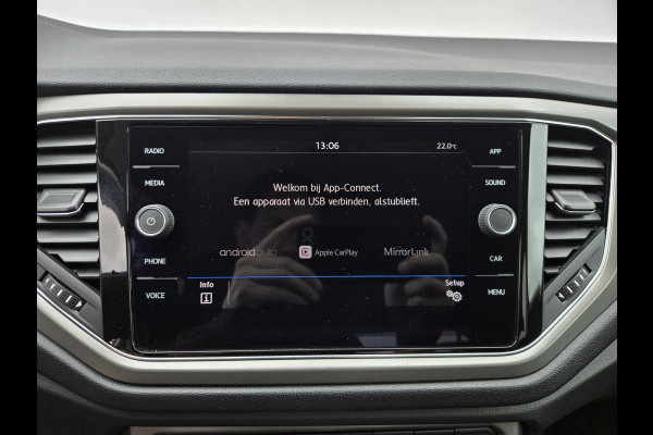 Volkswagen T-Roc 1.5 TSI Style Business | Automaat| Trekhaak| Keyless entry| Full LED|