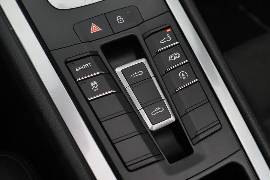 Porsche 718 Boxster 2.0 T Camera, Navigatie, Stoelverwarming, Xenon, PDC