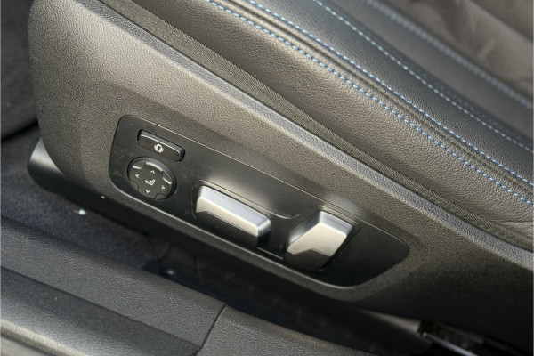 BMW 3 Serie Touring 330e M-Sport Pro | Widescreen | Memory | Camera | Laserlight | Adaptive Cruise