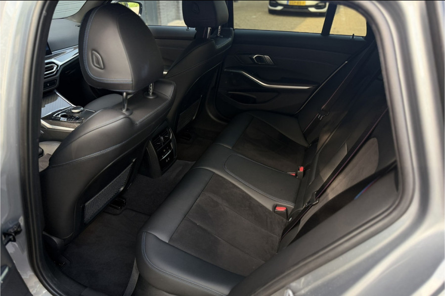 BMW 3 Serie Touring 330e M-Sport Pro | Widescreen | Memory | Camera | Laserlight | Adaptive Cruise