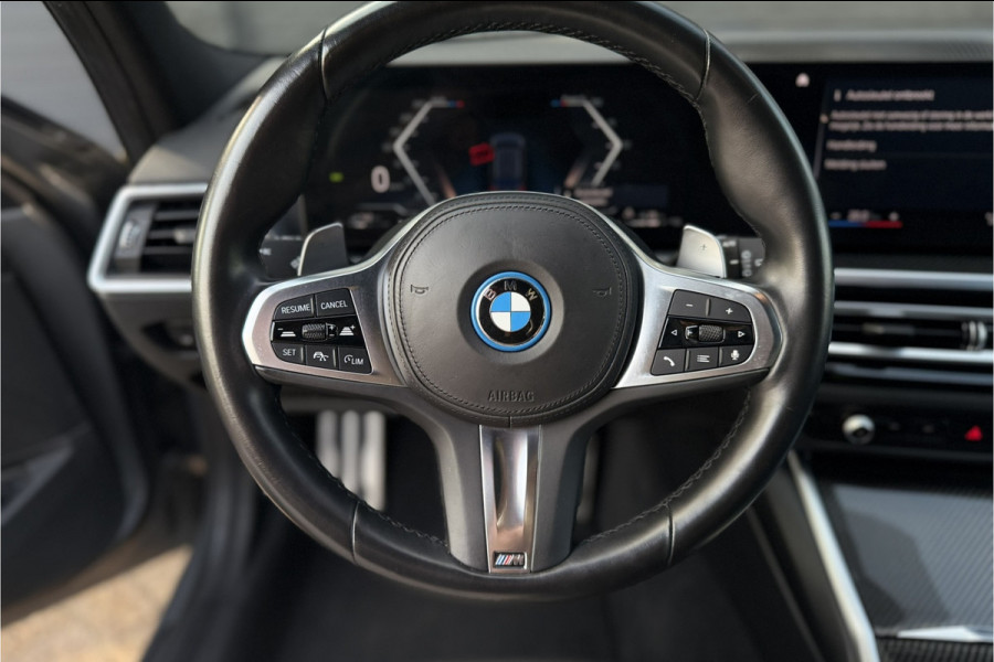 BMW 3 Serie Touring 330e M-Sport Pro | Widescreen | Memory | Camera | Laserlight | Adaptive Cruise