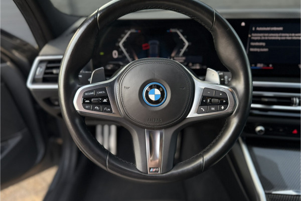 BMW 3 Serie Touring 330e M-Sport Pro | Widescreen | Memory | Camera | Laserlight | Adaptive Cruise
