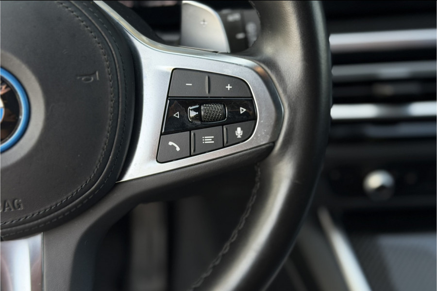 BMW 3 Serie Touring 330e M-Sport Pro | Widescreen | Memory | Camera | Laserlight | Adaptive Cruise