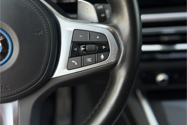 BMW 3 Serie Touring 330e M-Sport Pro | Widescreen | Memory | Camera | Laserlight | Adaptive Cruise