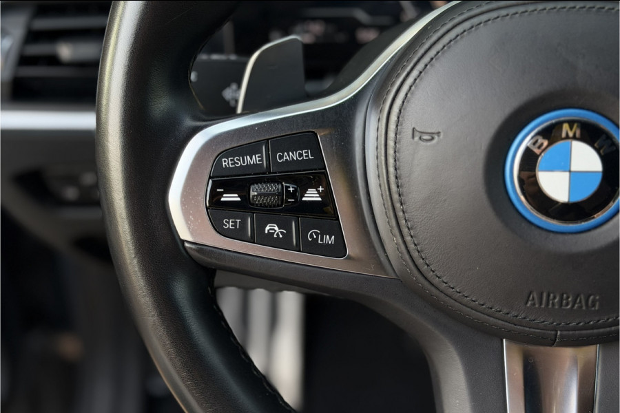 BMW 3 Serie Touring 330e M-Sport Pro | Widescreen | Memory | Camera | Laserlight | Adaptive Cruise