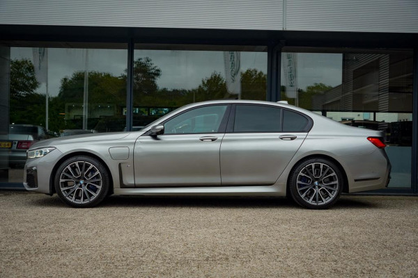 BMW 7 Serie 745e High Executive / M-Sport / Schuifdak / Massage / Co-Pilot / Bowers&Wilkins / Alcantara Hemel / Laser