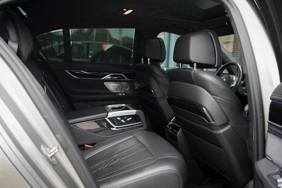 BMW 7 Serie 745e High Executive / M-Sport / Schuifdak / Massage / Co-Pilot / Bowers&Wilkins / Alcantara Hemel / Laser