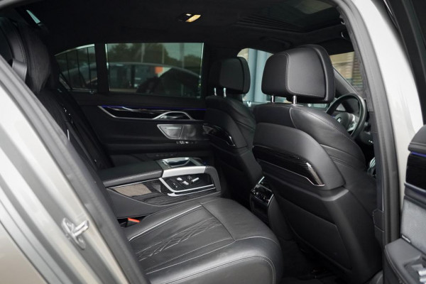 BMW 7 Serie 745e High Executive / M-Sport / Schuifdak / Massage / Co-Pilot / Bowers&Wilkins / Alcantara Hemel / Laser