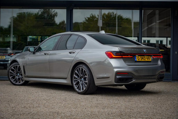 BMW 7 Serie 745e High Executive / M-Sport / Schuifdak / Massage / Co-Pilot / Bowers&Wilkins / Alcantara Hemel / Laser