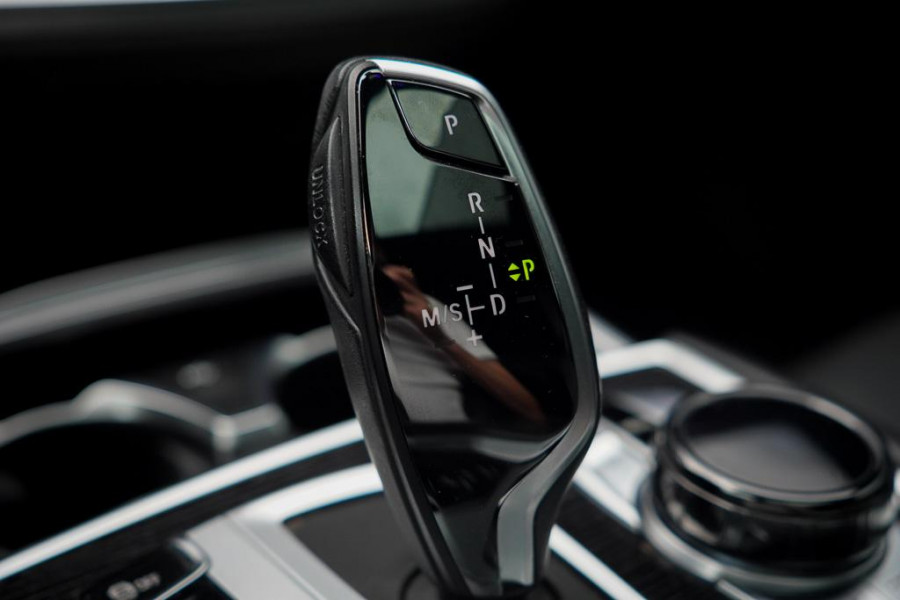 BMW 7 Serie 745e High Executive / M-Sport / Schuifdak / Massage / Co-Pilot / Bowers&Wilkins / Alcantara Hemel / Laser