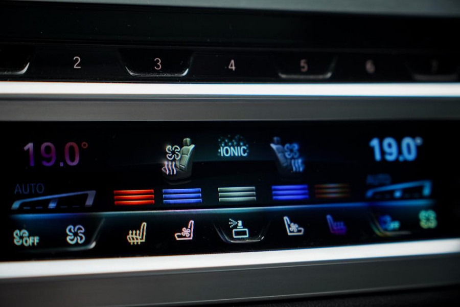 BMW 7 Serie 745e High Executive / M-Sport / Schuifdak / Massage / Co-Pilot / Bowers&Wilkins / Alcantara Hemel / Laser