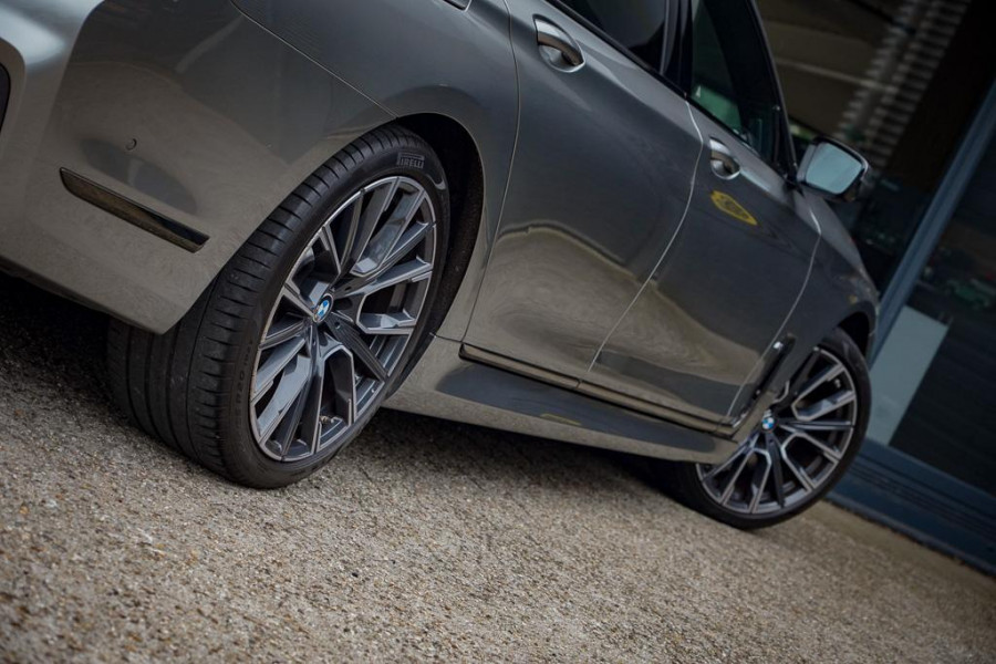 BMW 7 Serie 745e High Executive / M-Sport / Schuifdak / Massage / Co-Pilot / Bowers&Wilkins / Alcantara Hemel / Laser