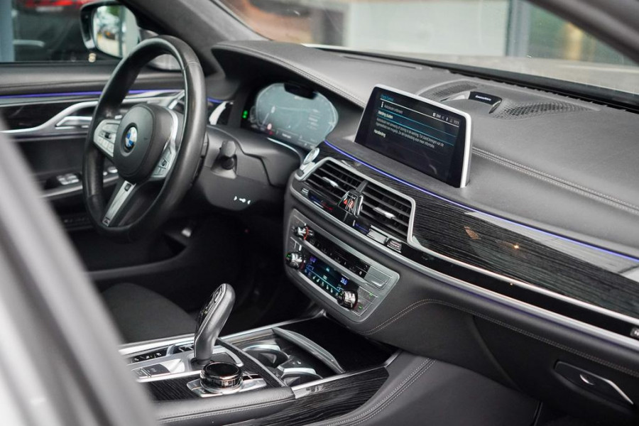 BMW 7 Serie 745e High Executive / M-Sport / Schuifdak / Massage / Co-Pilot / Bowers&Wilkins / Alcantara Hemel / Laser