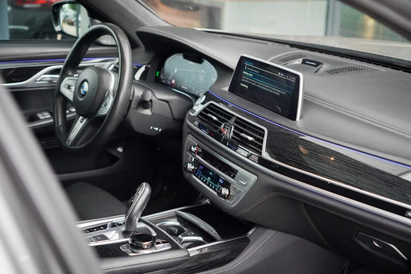 BMW 7 Serie 745e High Executive / M-Sport / Schuifdak / Massage / Co-Pilot / Bowers&Wilkins / Alcantara Hemel / Laser