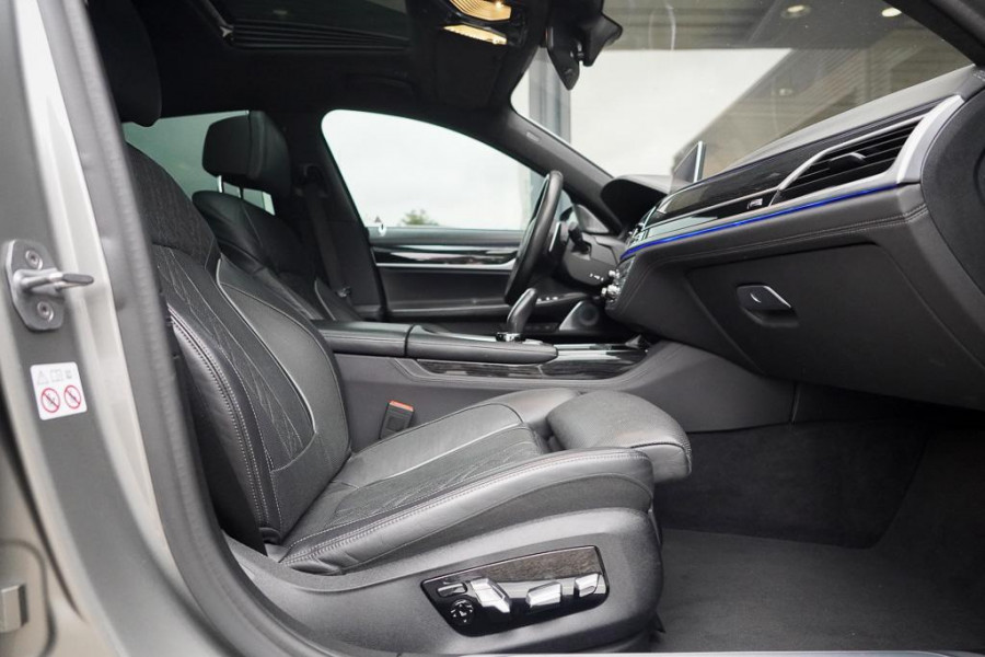 BMW 7 Serie 745e High Executive / M-Sport / Schuifdak / Massage / Co-Pilot / Bowers&Wilkins / Alcantara Hemel / Laser