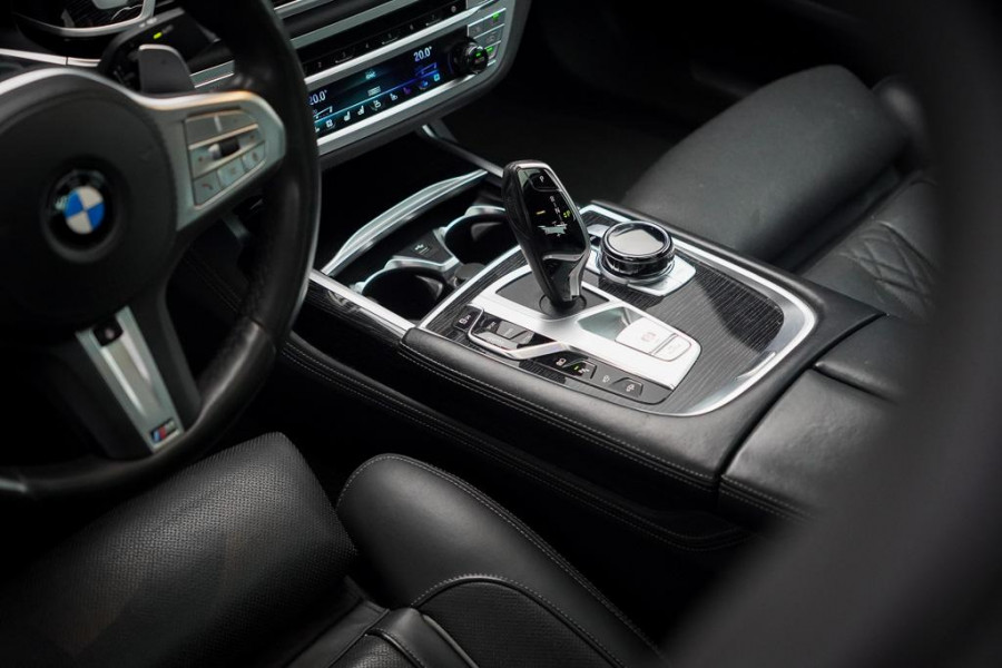 BMW 7 Serie 745e High Executive / M-Sport / Schuifdak / Massage / Co-Pilot / Bowers&Wilkins / Alcantara Hemel / Laser