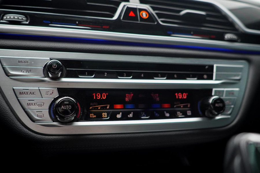 BMW 7 Serie 745e High Executive / M-Sport / Schuifdak / Massage / Co-Pilot / Bowers&Wilkins / Alcantara Hemel / Laser