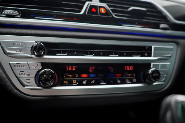 BMW 7 Serie 745e High Executive / M-Sport / Schuifdak / Massage / Co-Pilot / Bowers&Wilkins / Alcantara Hemel / Laser