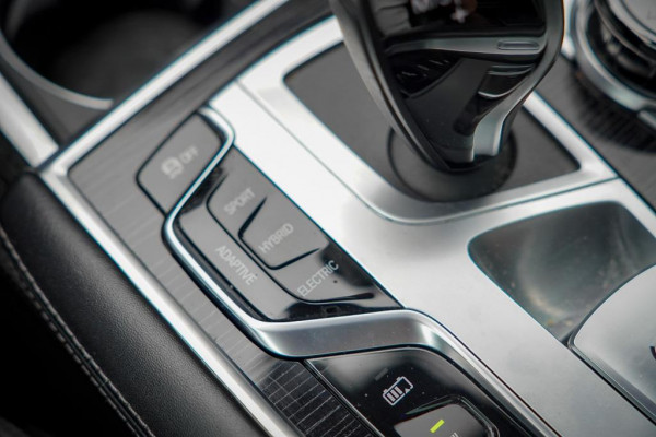 BMW 7 Serie 745e High Executive / M-Sport / Schuifdak / Massage / Co-Pilot / Bowers&Wilkins / Alcantara Hemel / Laser