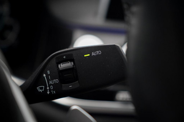 BMW 7 Serie 745e High Executive / M-Sport / Schuifdak / Massage / Co-Pilot / Bowers&Wilkins / Alcantara Hemel / Laser