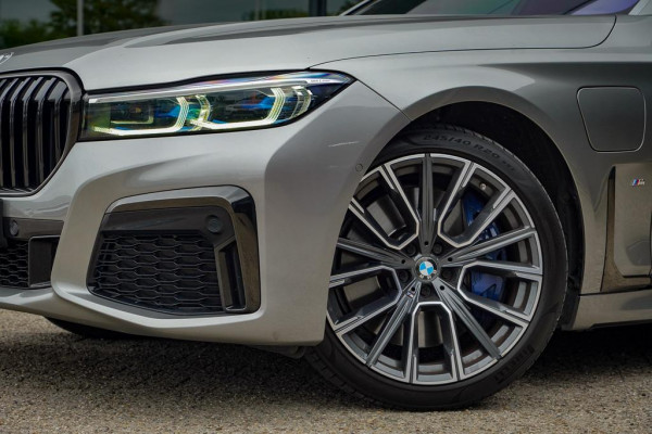 BMW 7 Serie 745e High Executive / M-Sport / Schuifdak / Massage / Co-Pilot / Bowers&Wilkins / Alcantara Hemel / Laser