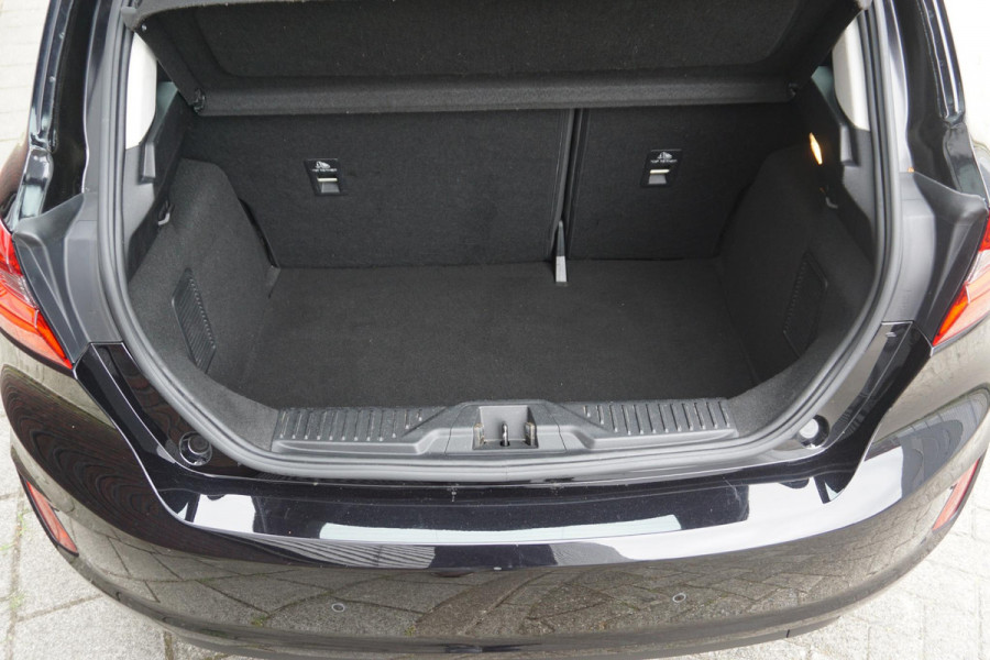 Ford Fiesta 1.0 EcoB.95PK Connected/Parkeersensor voor+achter/ All-Season banden.