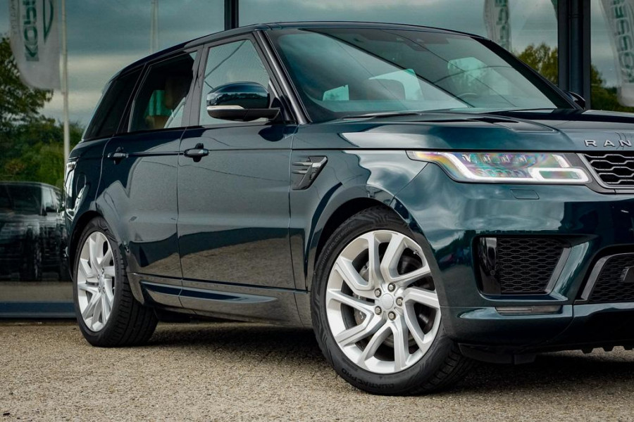 Land Rover Range Rover Sport 2.0 P400e HSE Dynamic / SVO British Racing Green / Pano / Drive Pro / Trekhaak / Incl BTW