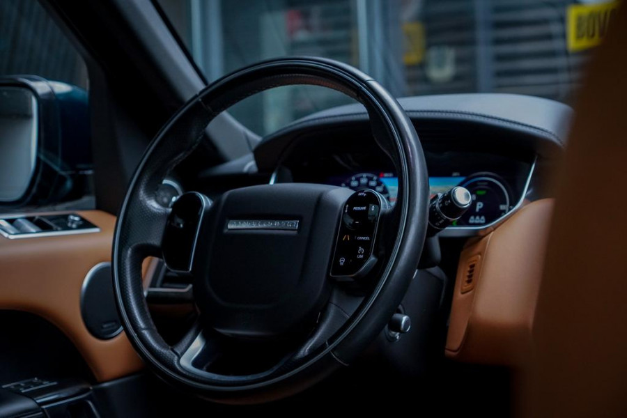 Land Rover Range Rover Sport 2.0 P400e HSE Dynamic / SVO British Racing Green / Pano / Drive Pro / Trekhaak / Incl BTW